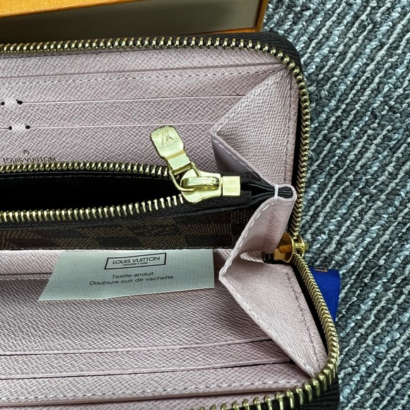 LOUIS VUITTON DAMIER EBENE CLEMENCE WALLET ZIP AROUND LONG - Picture 5 of 15